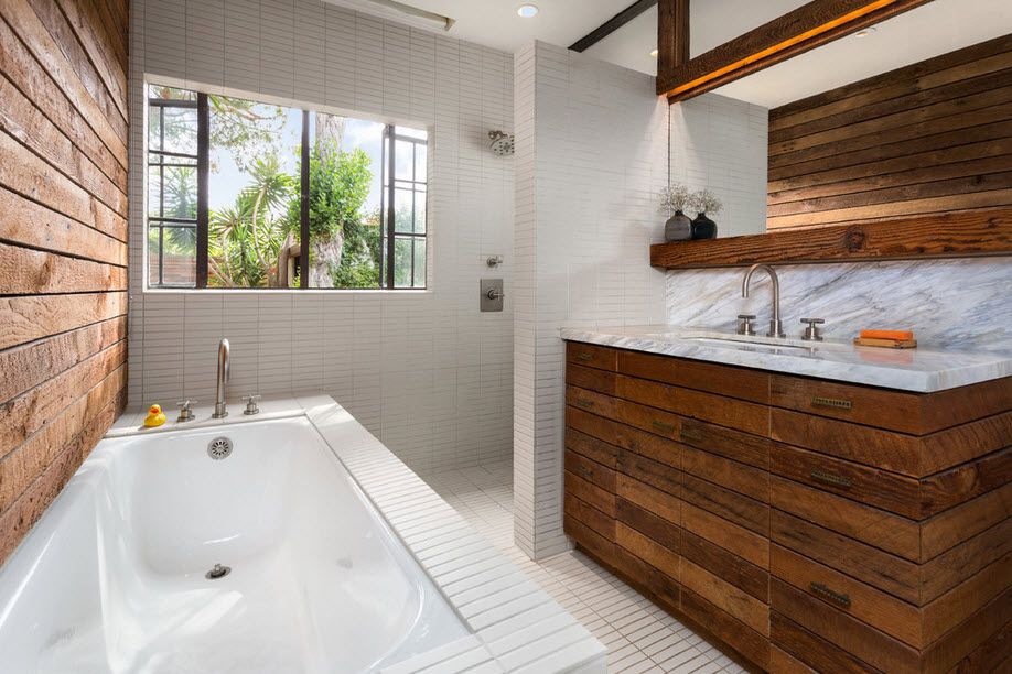 отделка стен ванной комнаты в деревянном доме